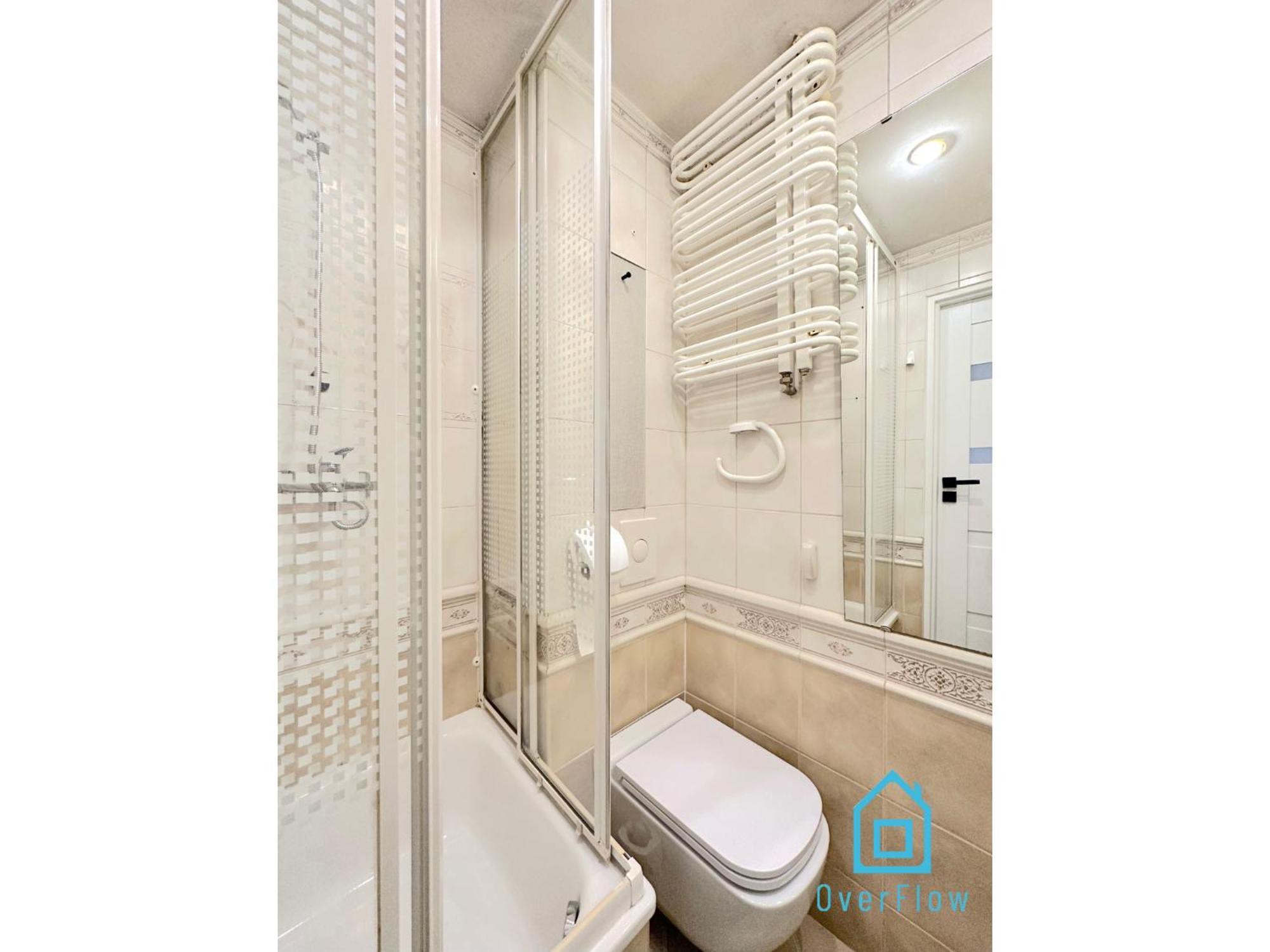 Apartment Honey Apartment- Cozy Retreat, 10 Minutes To Old Town *