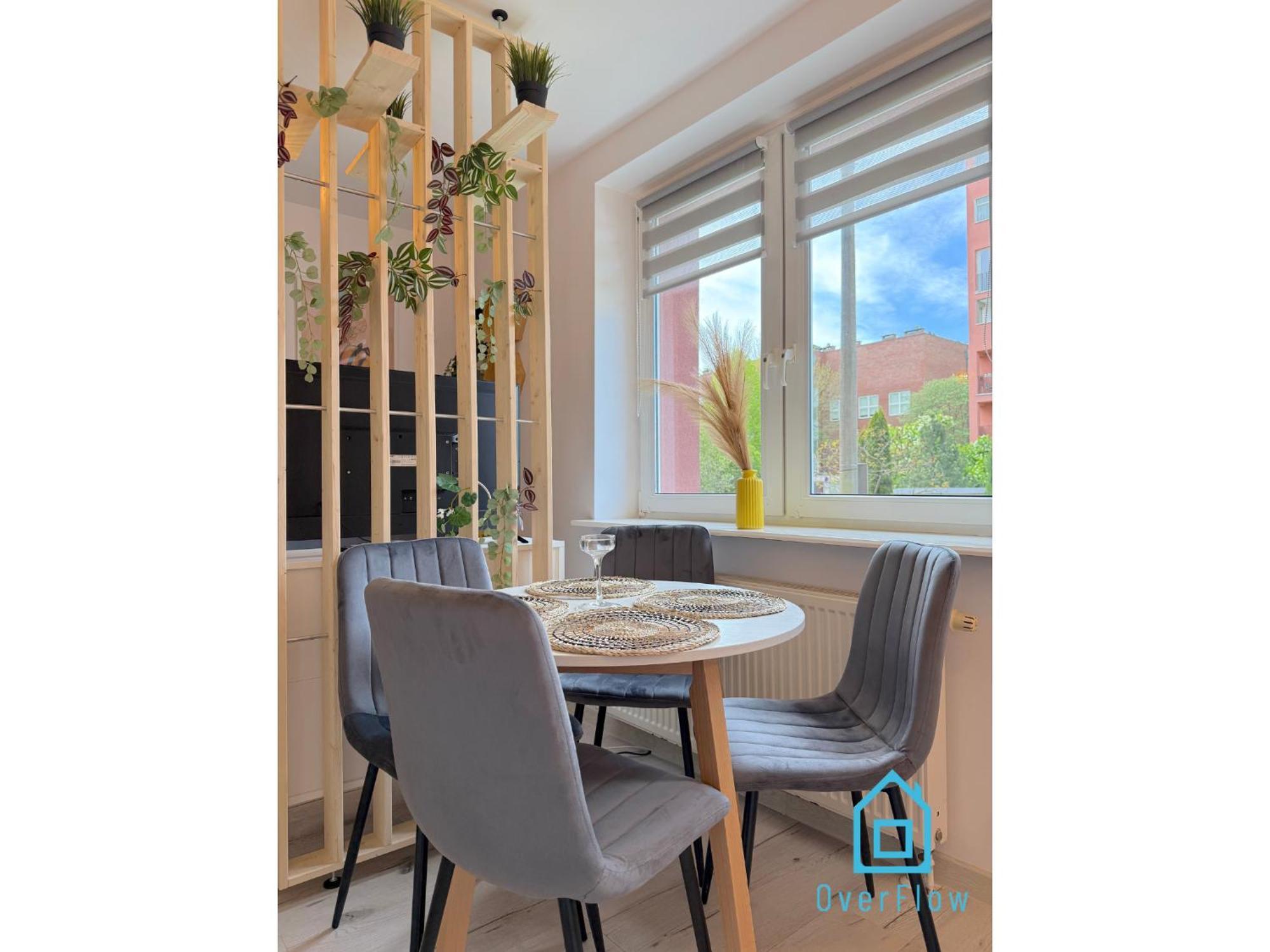 Apartment Honey Apartment- Cozy Retreat, 10 Minutes To Old Town Gdansk